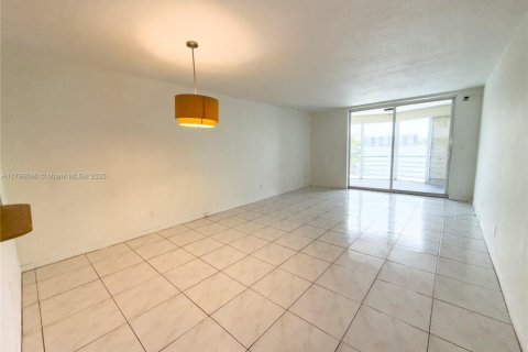 Copropriété à vendre à Miami, Floride: 2 chambres, 106.84 m2 № 1943015 - photo 4