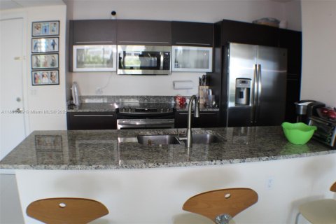 Casa en venta en Miami, Florida, 2 dormitorios, 103.4 m2 № 1949854 - foto 27
