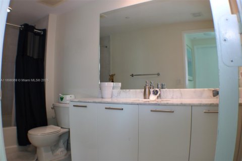 Casa en venta en Miami, Florida, 2 dormitorios, 103.4 m2 № 1949854 - foto 15