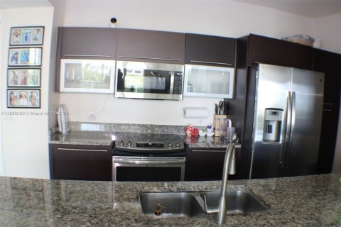 Casa en venta en Miami, Florida, 2 dormitorios, 103.4 m2 № 1949854 - foto 28