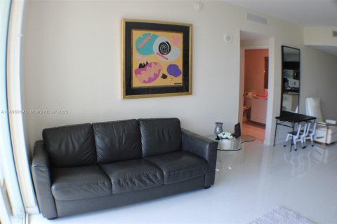 Casa en venta en Miami, Florida, 2 dormitorios, 103.4 m2 № 1949854 - foto 14