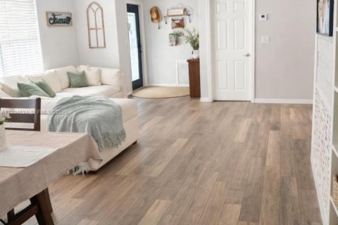 House in Homestead, Florida 3 bedrooms, 193.42 sq.m. № 2062603 - photo 4