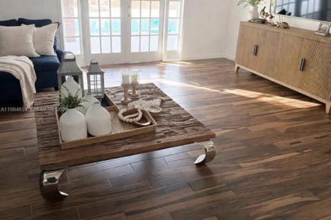 House in Homestead, Florida 3 bedrooms, 193.42 sq.m. № 2062603 - photo 6