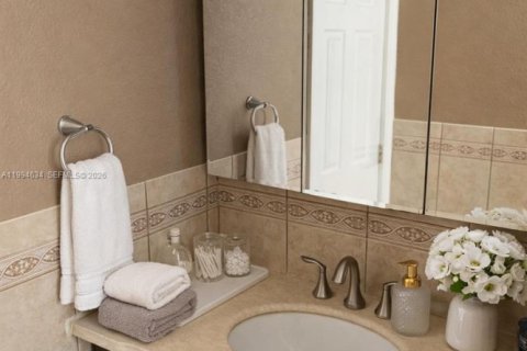 House in Homestead, Florida 3 bedrooms, 193.42 sq.m. № 2062603 - photo 12