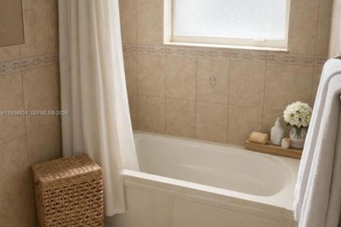 House in Homestead, Florida 3 bedrooms, 193.42 sq.m. № 2062603 - photo 13