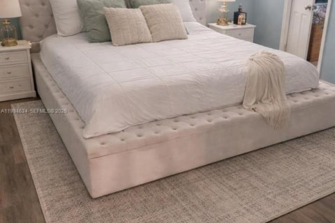 House in Homestead, Florida 3 bedrooms, 193.42 sq.m. № 2062603 - photo 8