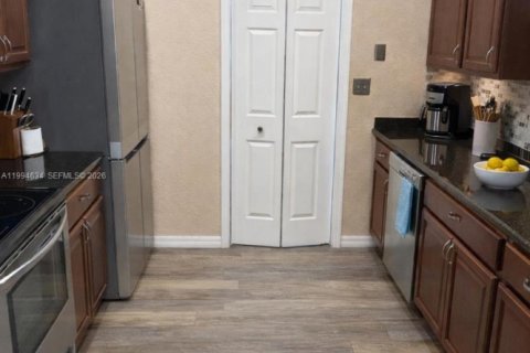 House in Homestead, Florida 3 bedrooms, 193.42 sq.m. № 2062603 - photo 7