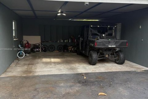 House in Homestead, Florida 3 bedrooms, 193.42 sq.m. № 2062603 - photo 16