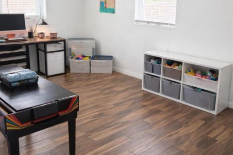 House in Homestead, Florida 3 bedrooms, 193.42 sq.m. № 2062603 - photo 11