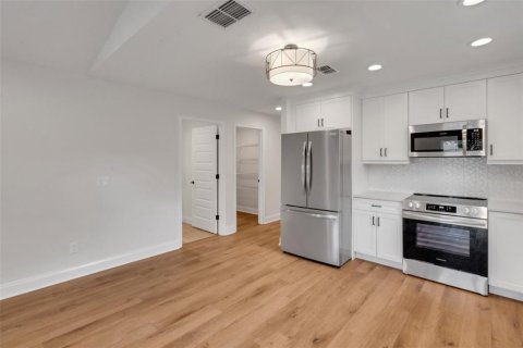 Купить виллу или дом в Лейкленд, Флорида 5 комнат, 137.87м2, № 1744831 - фото 9