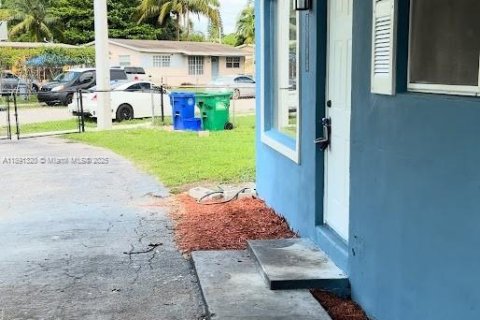 Villa ou maison à vendre à Fort Lauderdale, Floride: 3 chambres, 85.47 m2 № 1944577 - photo 2