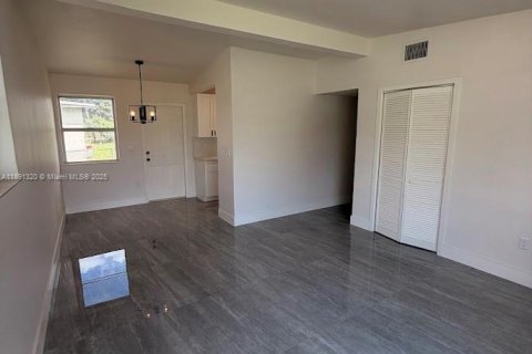 Villa ou maison à vendre à Fort Lauderdale, Floride: 3 chambres, 85.47 m2 № 1944577 - photo 5
