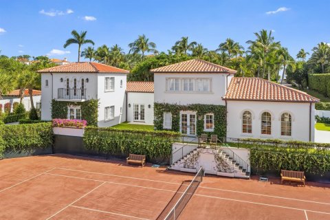 House in Palm Beach, Florida 15 bedrooms, 2000.56 sq.m. № 2258156 - photo 22