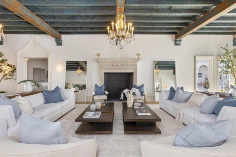House in Palm Beach, Florida 15 bedrooms, 2000.56 sq.m. № 2258156 - photo 30