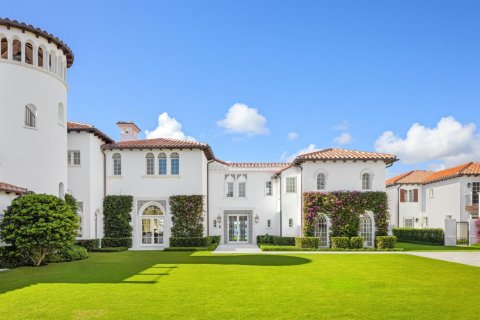 House in Palm Beach, Florida 15 bedrooms, 2000.56 sq.m. № 2258156 - photo 18