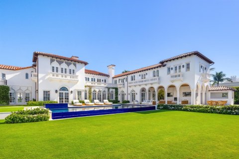 House in Palm Beach, Florida 15 bedrooms, 2000.56 sq.m. № 2258156 - photo 4