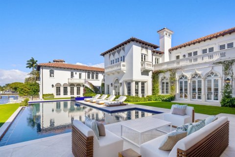 House in Palm Beach, Florida 15 bedrooms, 2000.56 sq.m. № 2258156 - photo 11