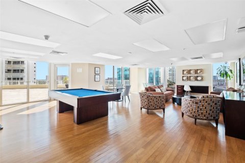 Condo in Sunny Isles Beach, Florida, 2 bedrooms  № 1703773 - photo 25