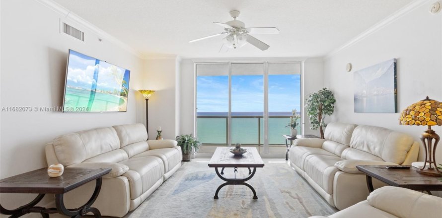 Condo in Sunny Isles Beach, Florida, 2 bedrooms  № 1703773