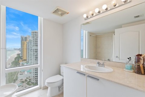 Condo in Sunny Isles Beach, Florida, 2 bedrooms  № 1703773 - photo 15