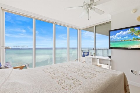 Condo in Sunny Isles Beach, Florida, 2 bedrooms  № 1703773 - photo 11