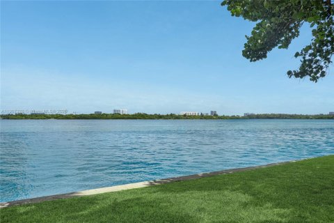 Land in Bal Harbour, Florida № 2012543 - photo 6