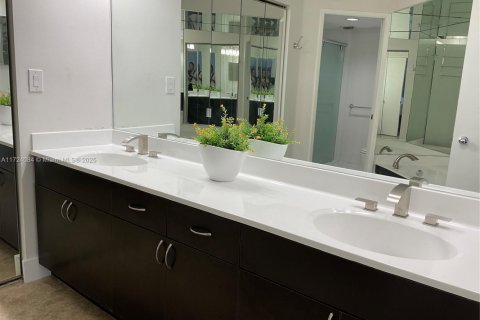 Снять в аренду кондоминиум в Авентура, Флорида 2 спальни, 134.43м2, № 1731363 - фото 12