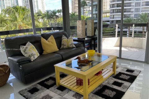 Снять в аренду кондоминиум в Авентура, Флорида 2 спальни, 134.43м2, № 1731363 - фото 6