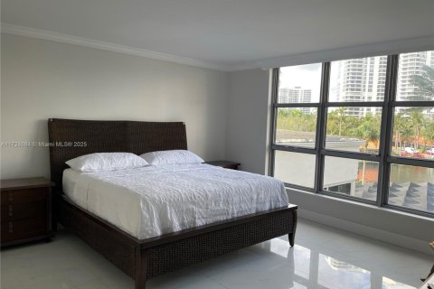 Снять в аренду кондоминиум в Авентура, Флорида 2 спальни, 134.43м2, № 1731363 - фото 15