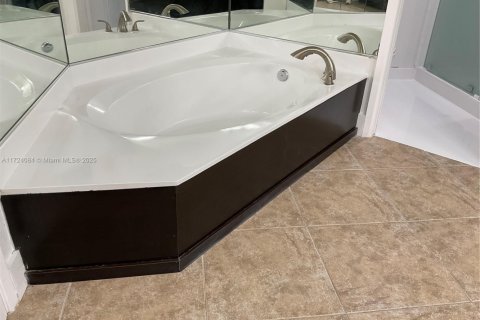 Снять в аренду кондоминиум в Авентура, Флорида 2 спальни, 134.43м2, № 1731363 - фото 13