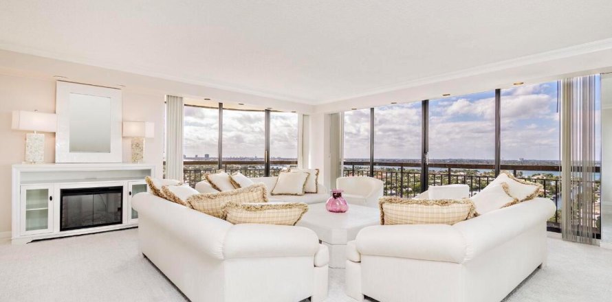 Condominio en Riviera Beach, Florida, 2 dormitorios № 2245274