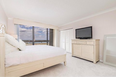 Condominio en venta en Riviera Beach, Florida, 2 dormitorios, 186.83 m2 № 2245274 - foto 9
