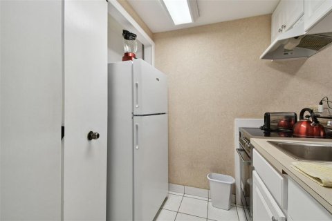 Condominio en venta en Palm Harbor, Florida, 1 dormitorio, 49.24 m2 № 1783028 - foto 4