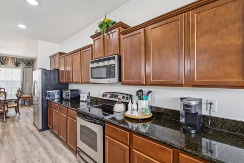 House in Land O' Lakes, Florida 4 bedrooms, 180.97 sq.m. № 1845176 - photo 14