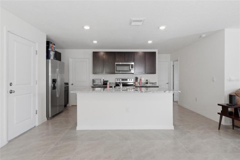 House in Newberry, Florida 5 bedrooms, 220.18 sq.m. № 2277638 - photo 10