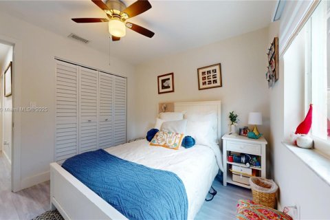 House in Miami, Florida 3 bedrooms, 123.1 sq.m. № 1925303 - photo 19