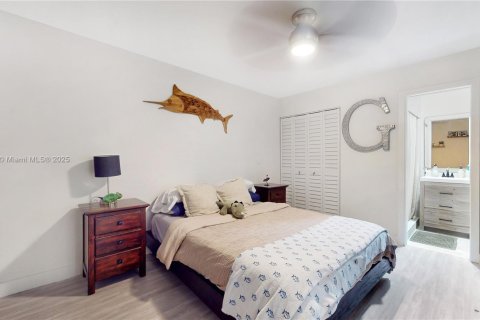 House in Miami, Florida 3 bedrooms, 123.1 sq.m. № 1925303 - photo 21