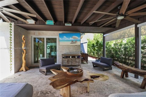 House in Miami, Florida 3 bedrooms, 123.1 sq.m. № 1925303 - photo 3