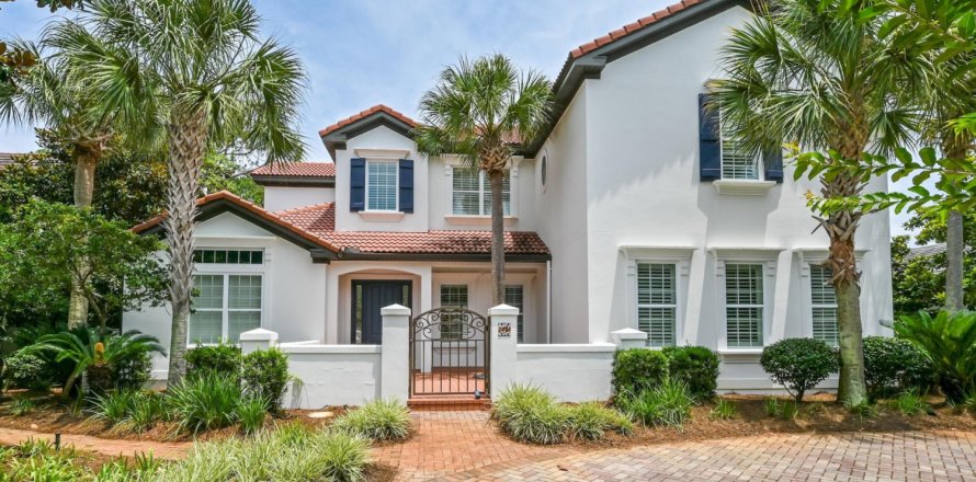 House in Miramar Beach, Florida 4 bedrooms, 344.39 sq.m. № 561785