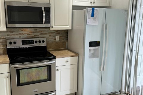 Townhouse in Plantation, Florida 2 bedrooms, 118.91 sq.m. № 1983914 - photo 5