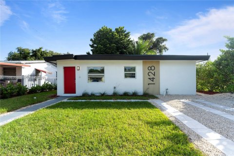 Casa en alquiler en North Miami Beach, Florida, 3 dormitorios, 104.98 m2 № 2060896 - foto 24