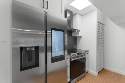 Casa en alquiler en North Miami Beach, Florida, 3 dormitorios, 104.98 m2 № 2060896 - foto 9