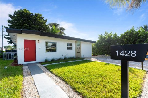 Casa en North Miami Beach, Florida 3 dormitorios, 104.98 m2 № 2060896
