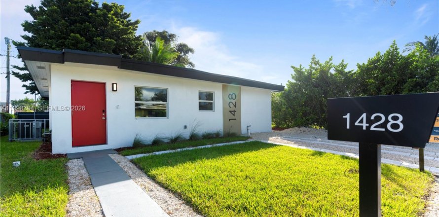 Casa en North Miami Beach, Florida 3 dormitorios, 104.98 m2 № 2060896