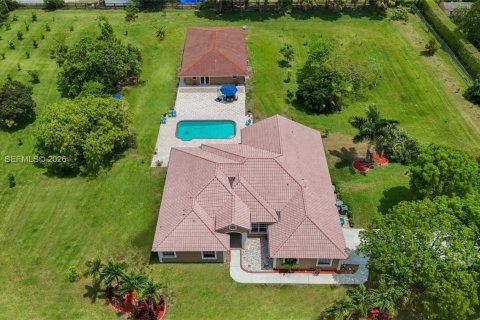 Villa ou maison à Southwest Ranches, Floride 7 chambres, 534.93 m2 № 1998216