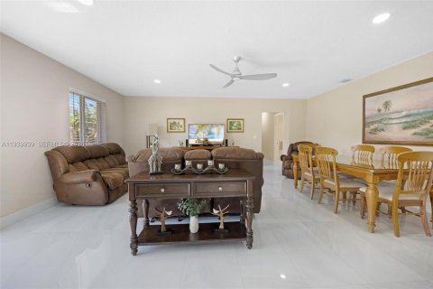 Villa ou maison à vendre à Southwest Ranches, Floride: 7 chambres, 534.93 m2 № 1998216 - photo 20