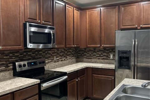 Adosado en venta en Kissimmee, Florida, 3 dormitorios, 170.1 m2 № 1717646 - foto 10