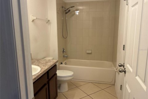 Adosado en venta en Kissimmee, Florida, 3 dormitorios, 170.1 m2 № 1717646 - foto 13