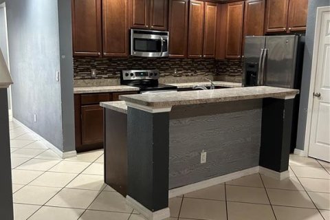 Adosado en venta en Kissimmee, Florida, 3 dormitorios, 170.1 m2 № 1717646 - foto 7
