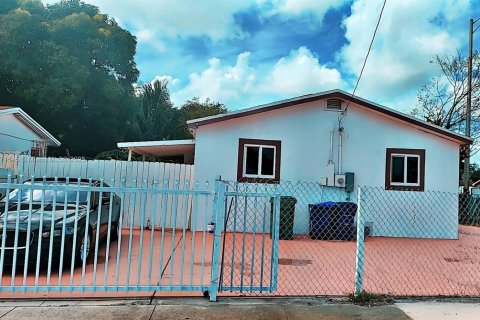 Casa en alquiler en Miami, Florida, 3 dormitorios, 123.19 m2 № 1922448 - foto 20